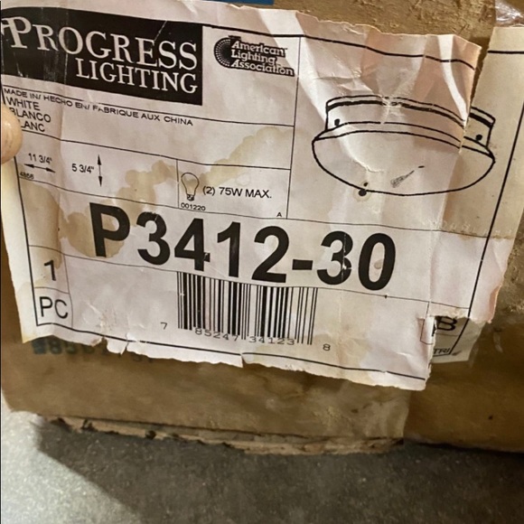 Progress Lighting White Round light Fixture Brand New In Box - Picture 4 of 5
